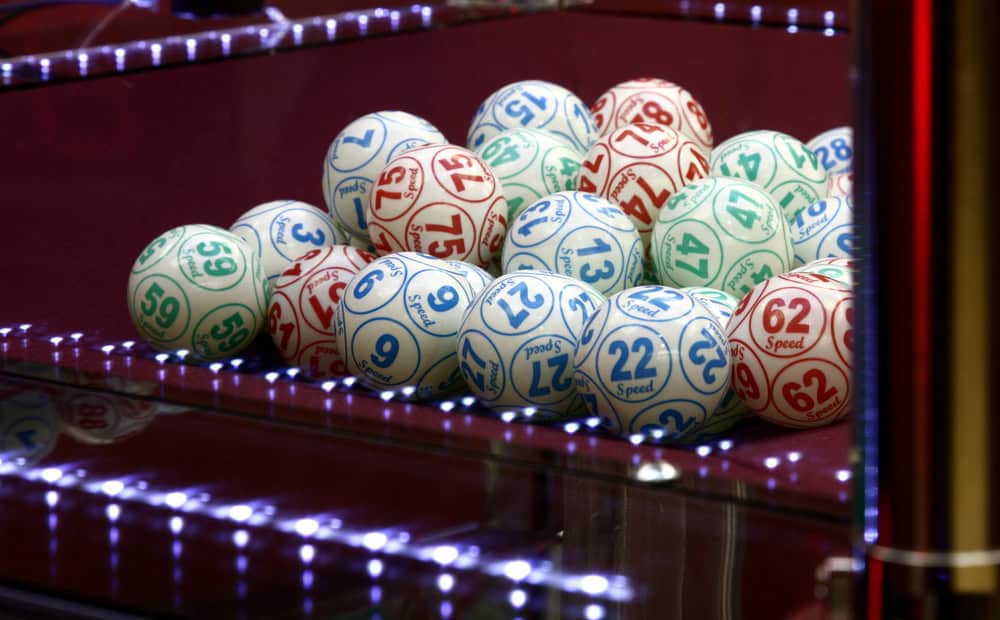 Cara membuat prediksi togel sendiri melibatkan pemahaman dasar permainan, pengumpulan data, analisis frekuensi angka, pengelompokan ganjil-genap dan besar-kecil